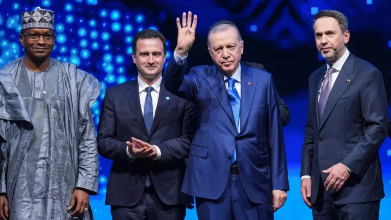 Cumhurbaşkanı Erdoğan müjdeyi verdi: Akkuyu'dan ilk elektriği bu yıl sonunda vereceğiz