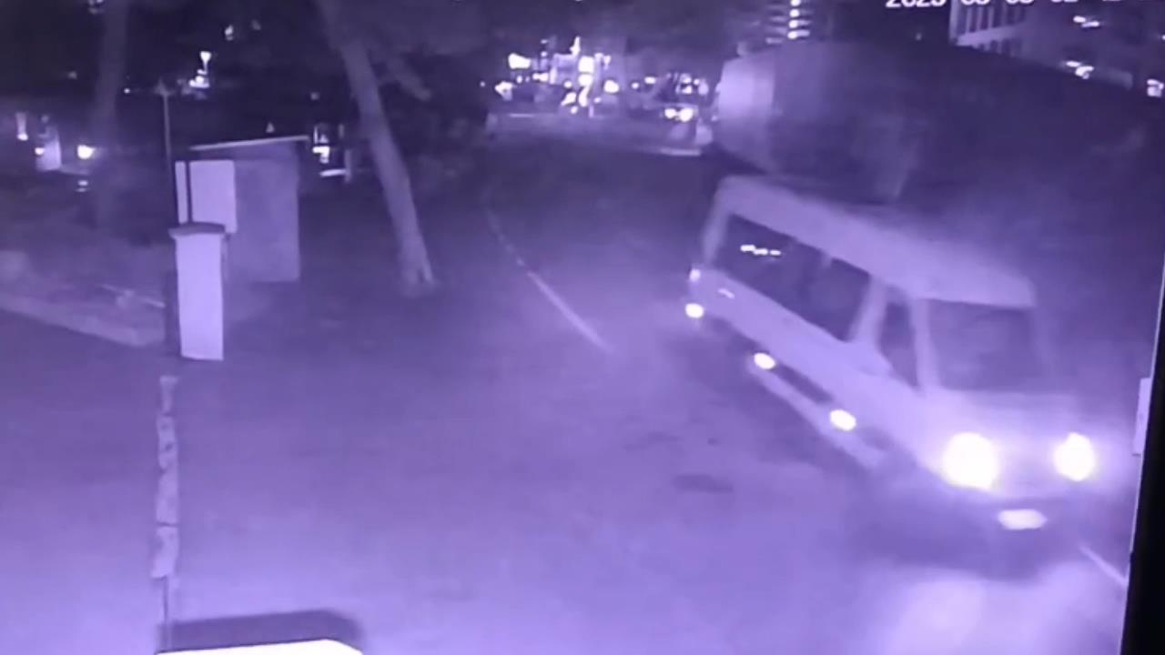 Sarıyer Maslak'ta yolun çöktüğü anlar kamerada
