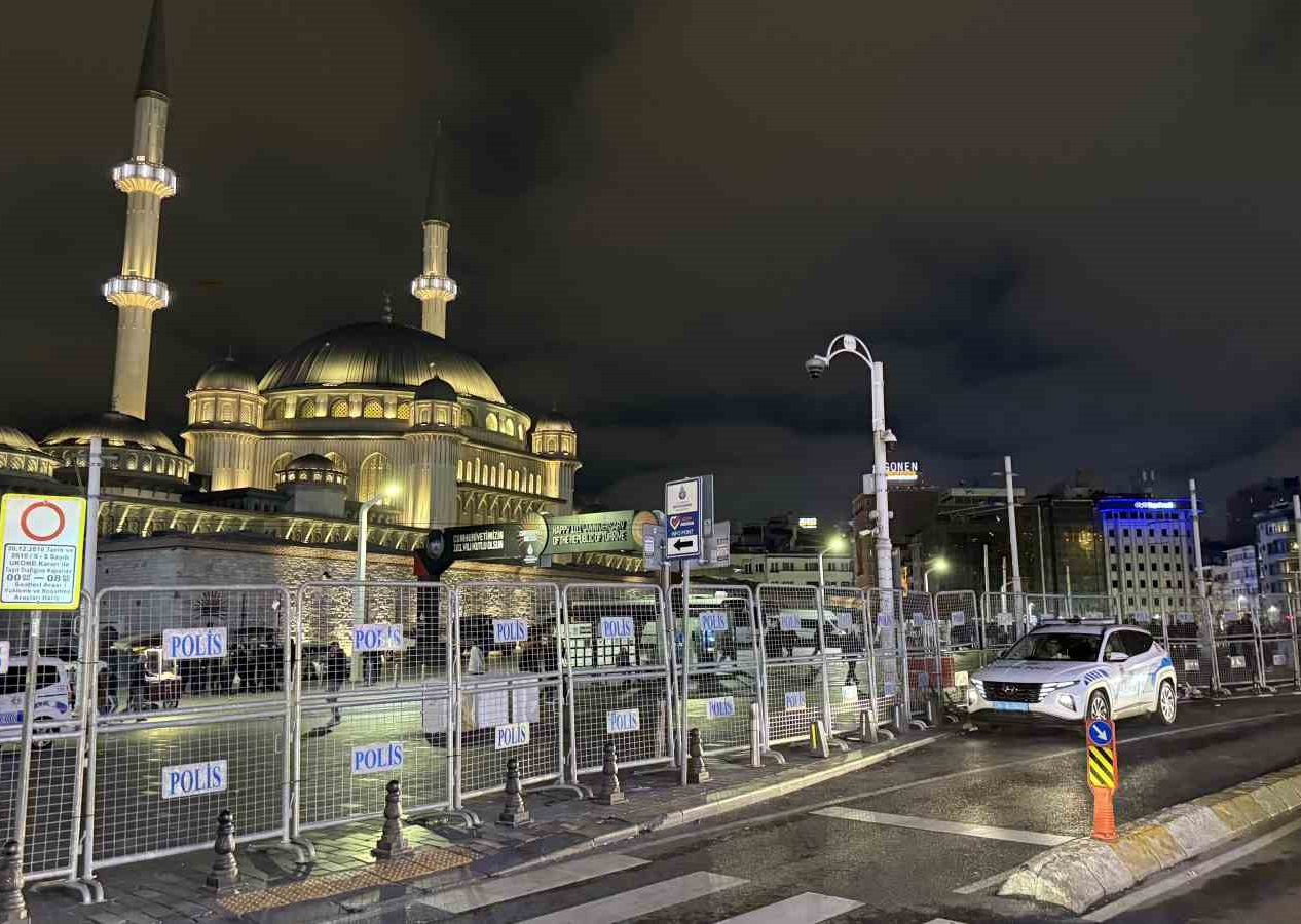 Taksim’de hayat normale döndü: 1 Mayıs için kapatılan yollar açıldı