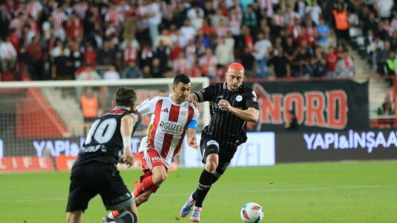 Antalyaspor evinde tek attı, 3 puanı hanesine yazdırdı (Antalyaspor 1 - 0 Konyaspor | Maçın özeti)