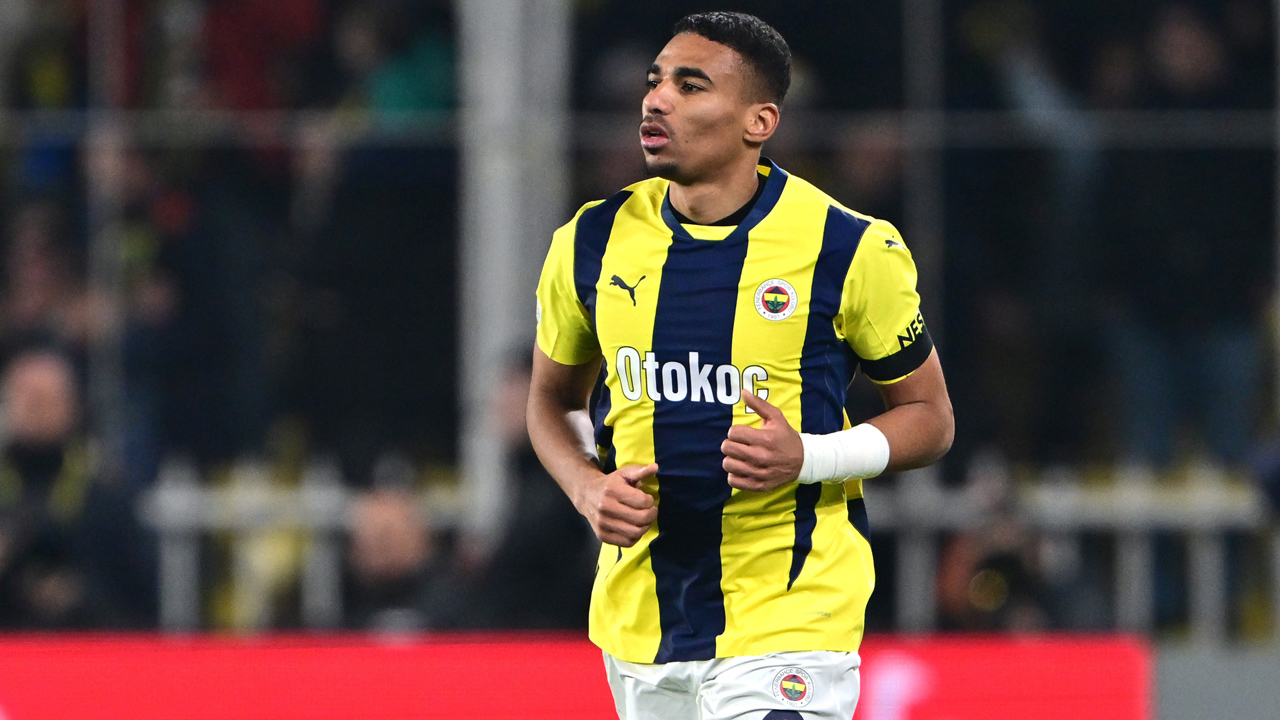 Fenerbahçe'de bir ayrılık daha! Alexander Djiku için 4 milyon euroluk teklif
