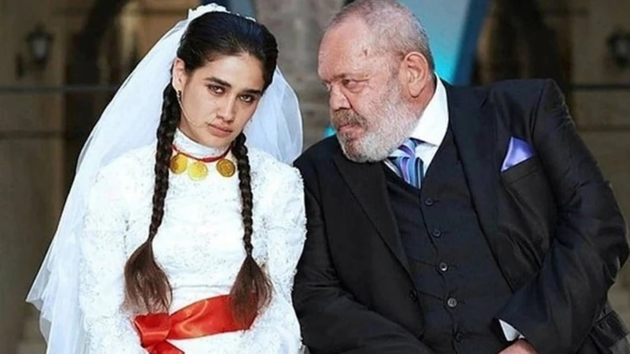 Meltem Miraloğlu'ndan 'Hristiyan oldu, papazla evlendi' iddiasına yanıt: Dinimi değiştirmedim