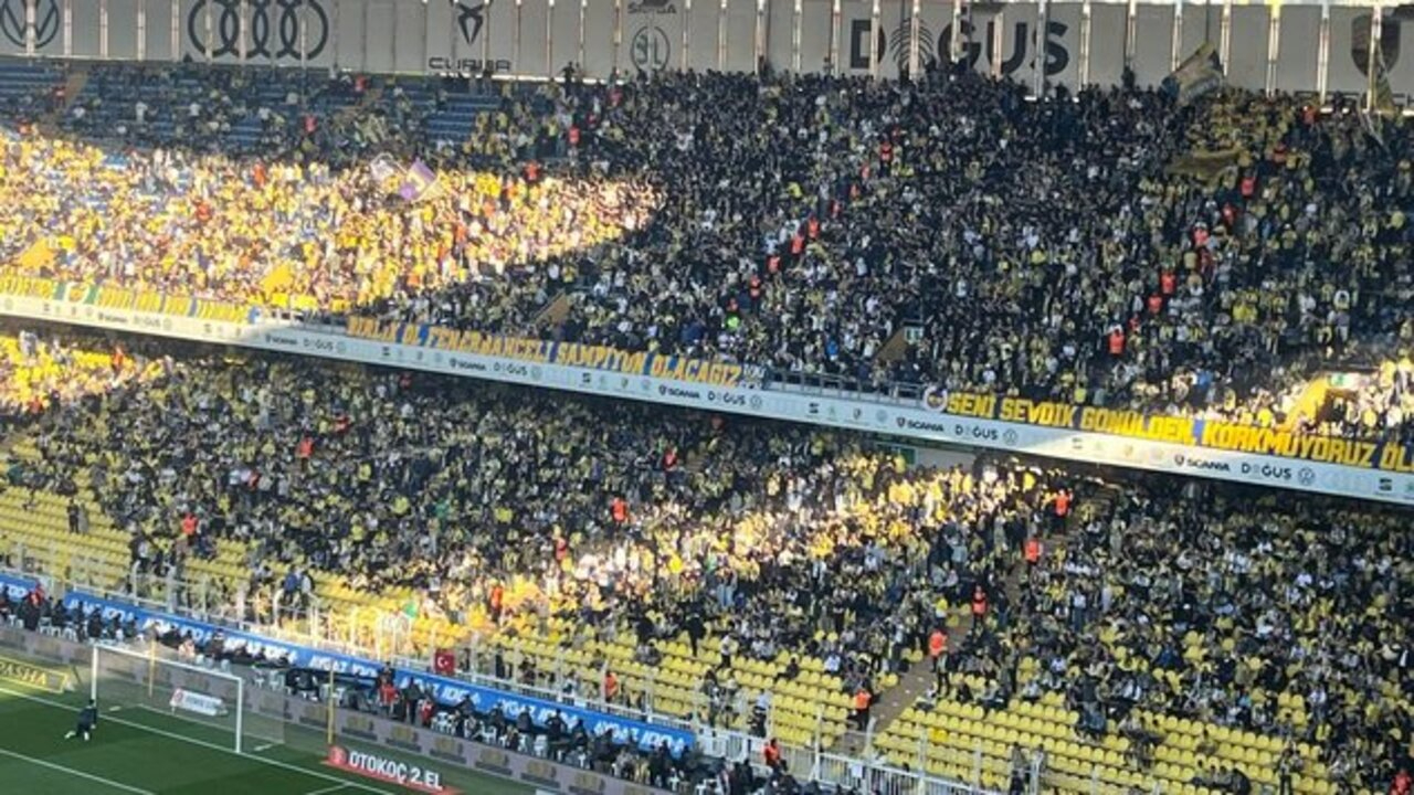Fenerbahçe tribünlerinden derbi öncesi Asbaşkan Acun Ilıcalı'ya tepki!