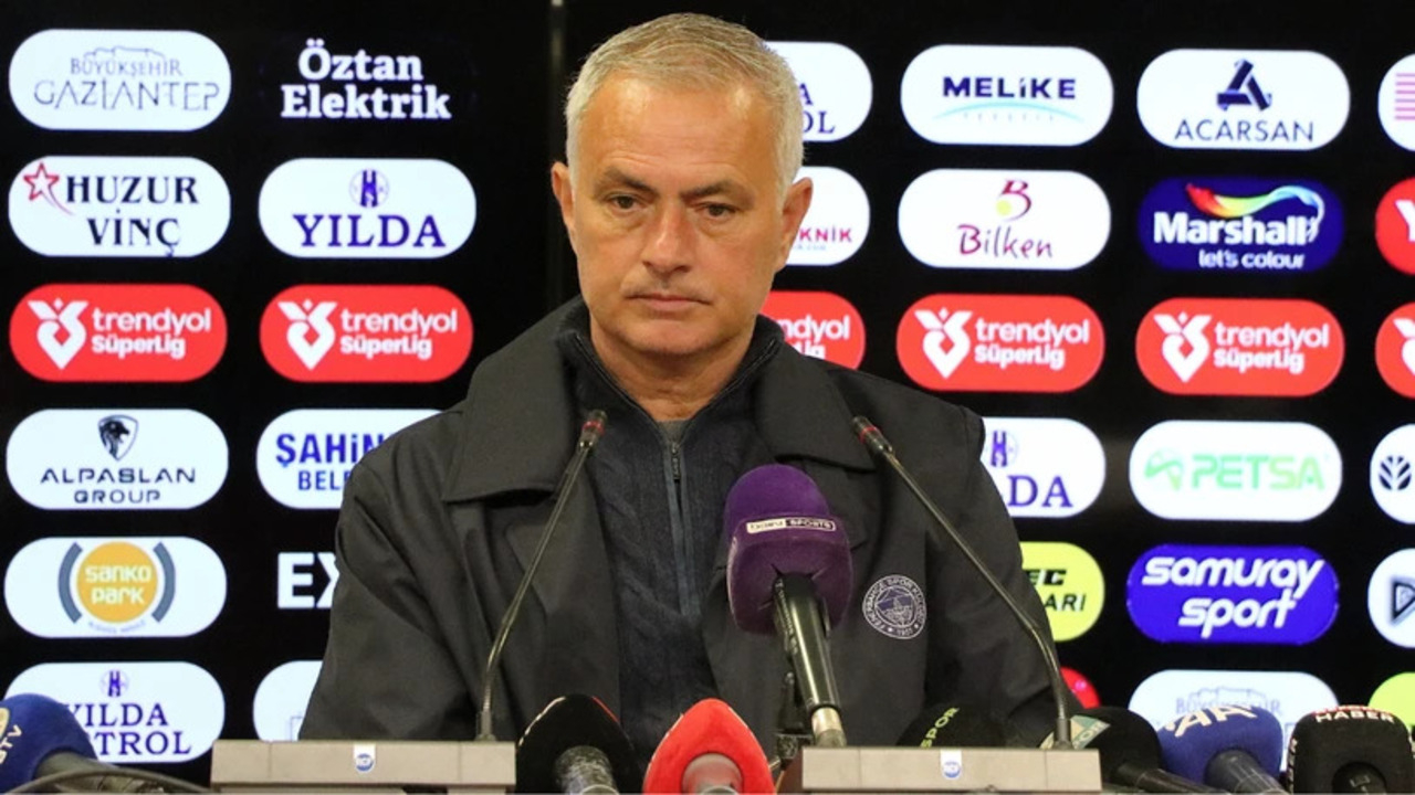 Jose Mourinho gelecek sezon Fenerbahçe'de devam edecek mi? Ayrılık sorusunu cevapladı...