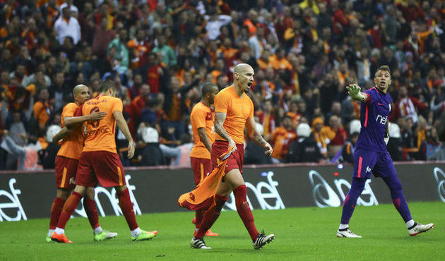 Galatasaray'da prim teklifine olay yanıt!