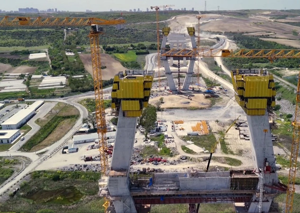 Kanal İstanbul'un ilk köprüsünün ayakları 100 metreye ulaştı