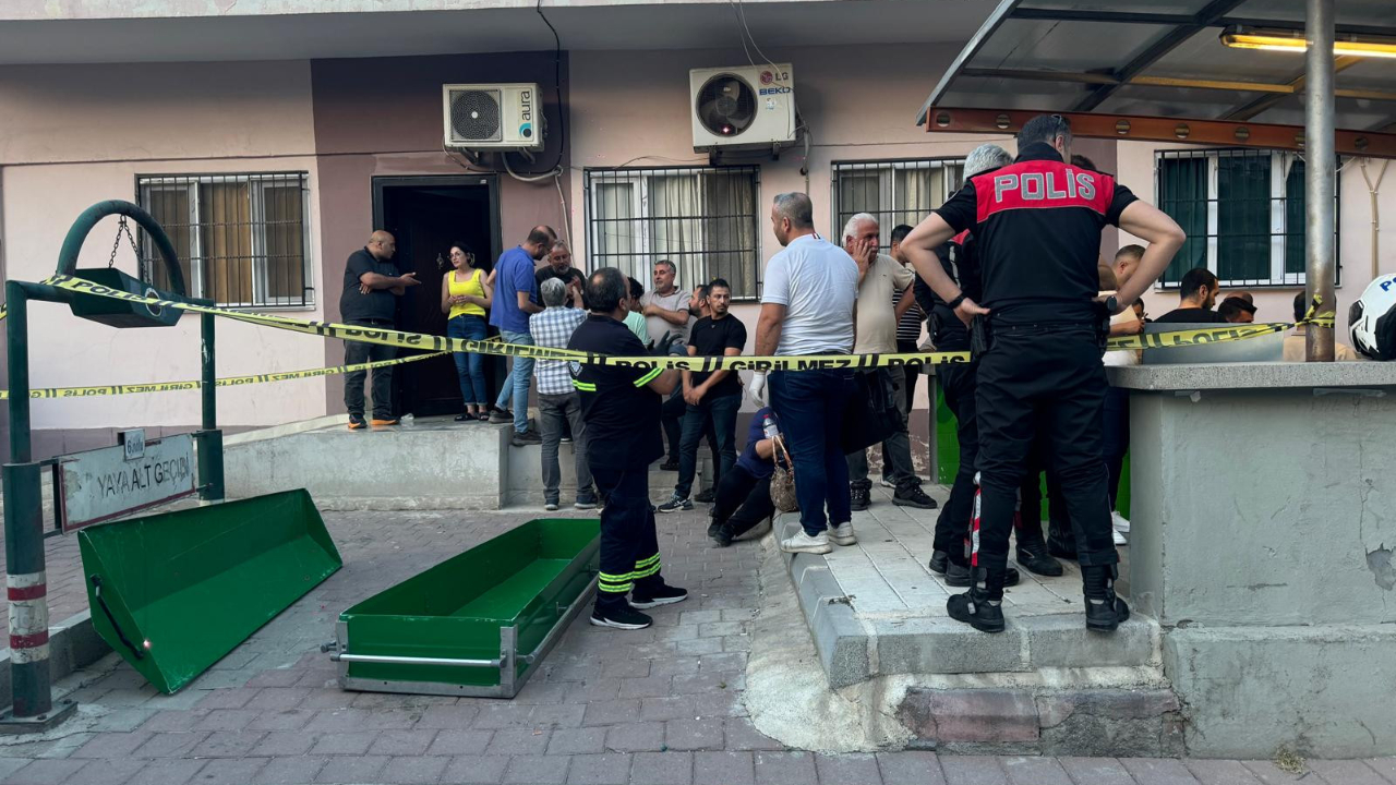 Türkiye Şişli'de yaşanan kadın cinayetini konuşurken Adana'da eski eş dehşet saçtı! Boşandığı eşini silahla öldürdü...