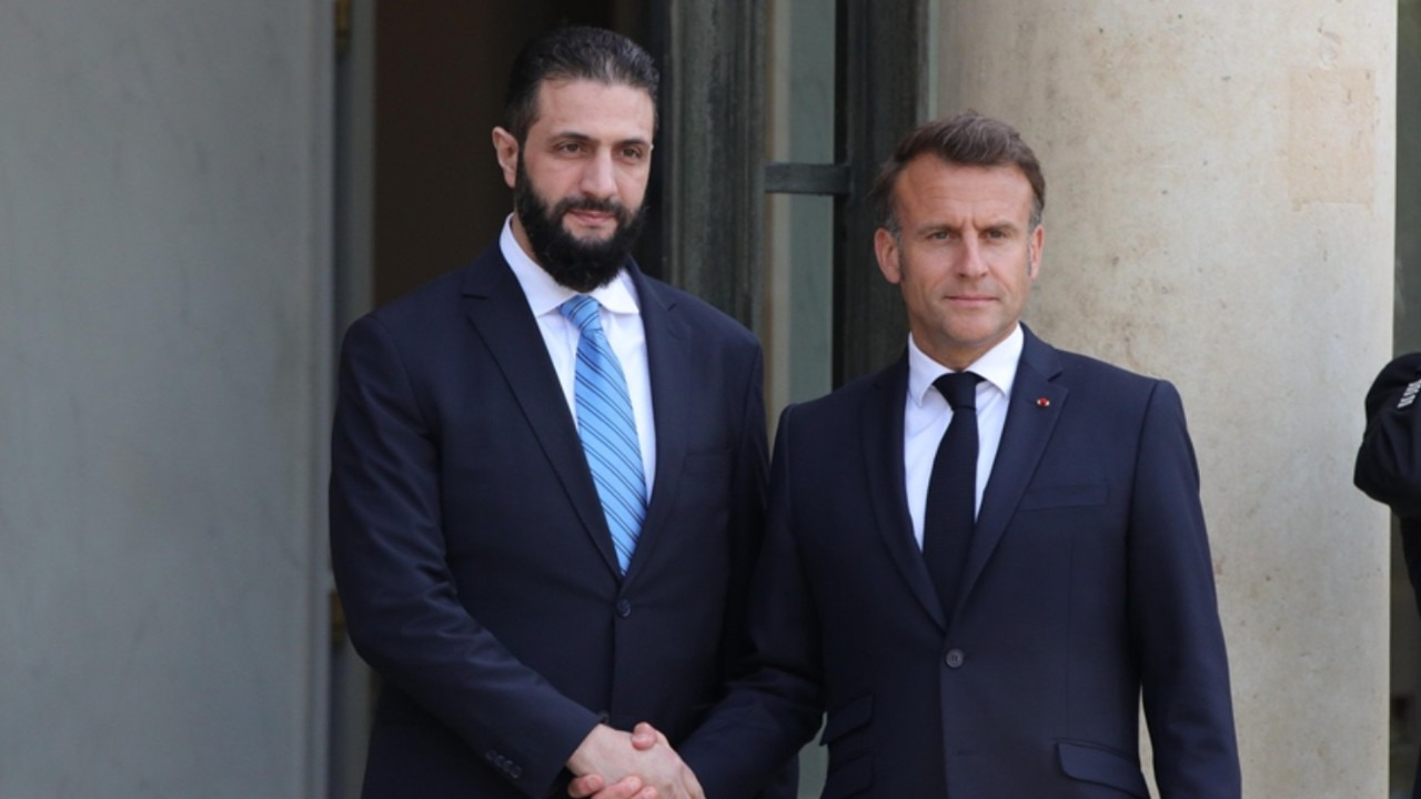 Macron'dan İsrail’e Suriye tepkisi! Ahmed Şara’nın Avrupa ziyareti Fransa’dan başladı