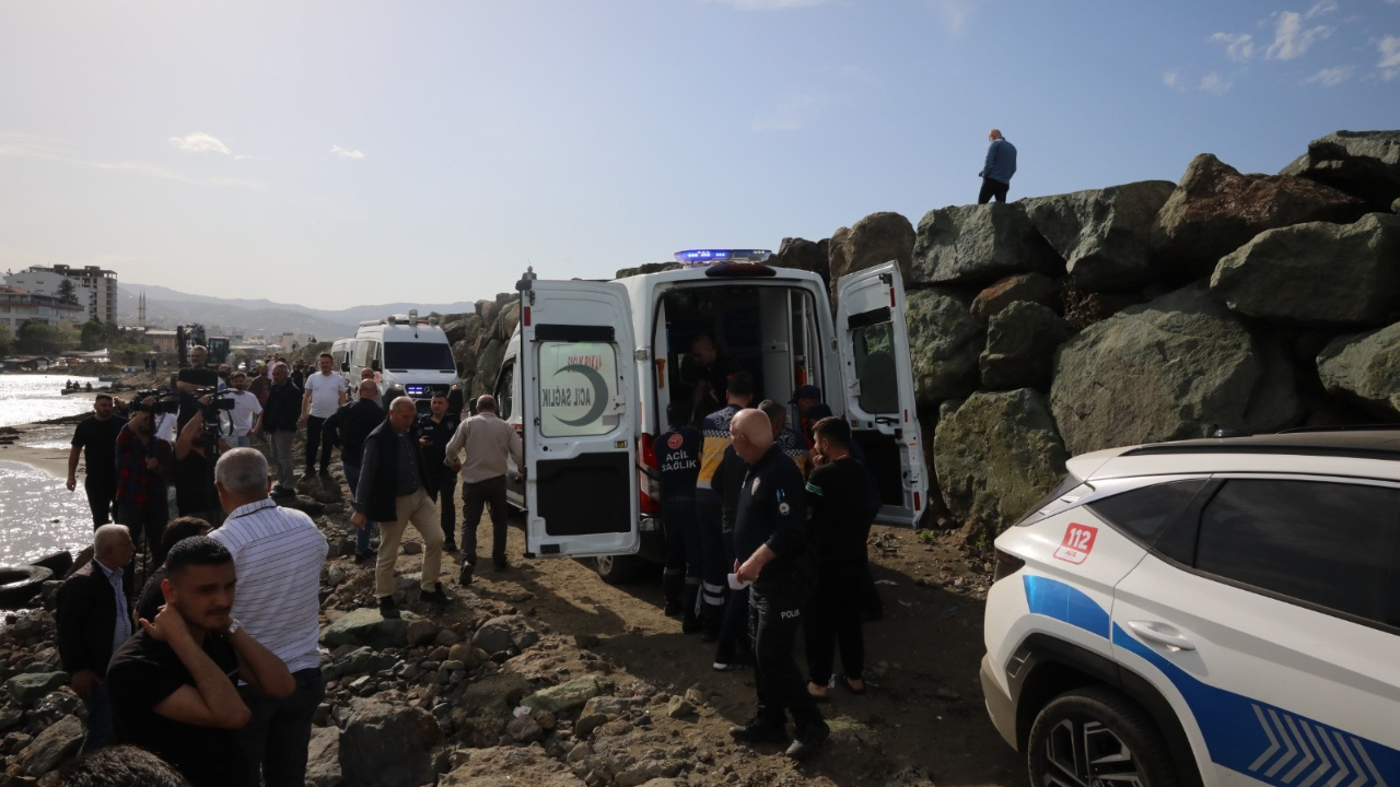 Trabzon'da denize giren 2 arkadaş boğularak yaşamını yitirdi...