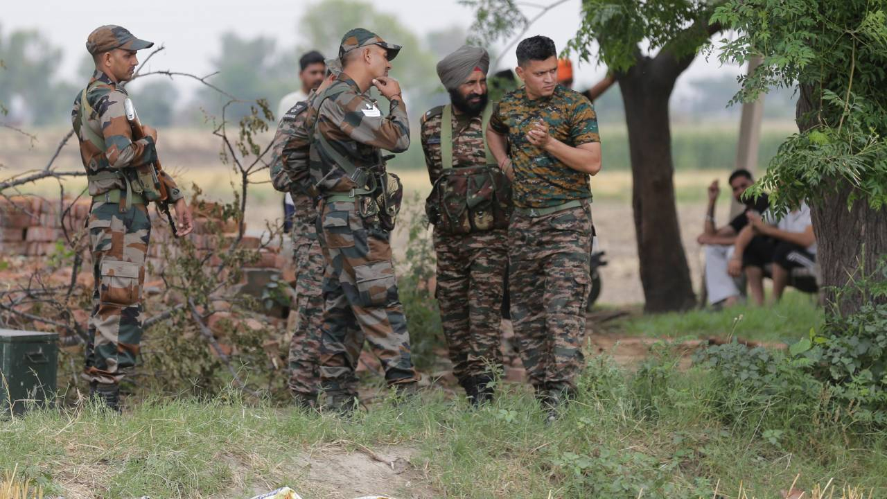 Hindistan ordusu: Pakistan 36 noktaya 300-400 Türk yapımı İHA ile sızma girişiminde bulundu