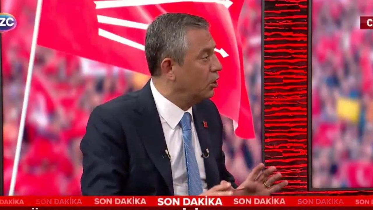 "Armut gibi geziyor" dedi! Özgür Özel'den Yılmaz Özdil'e sert tepki: "O geri vitesi yedirirler"