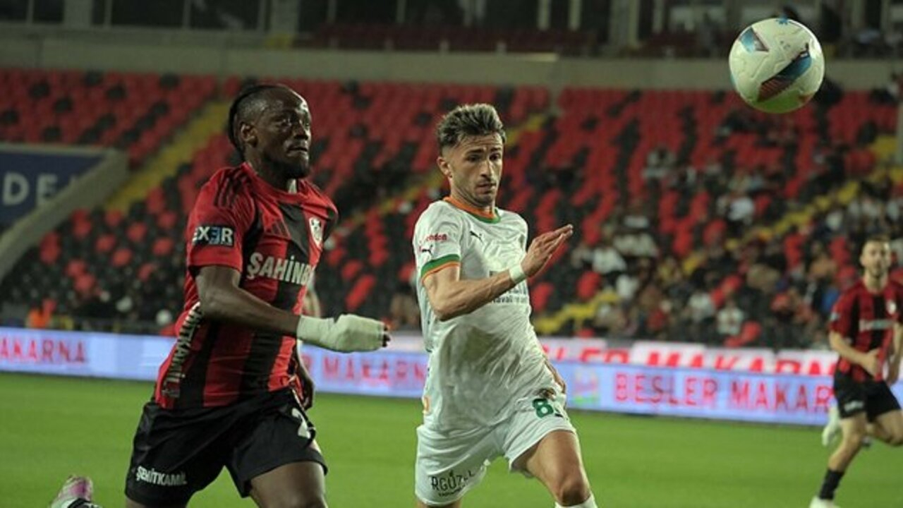 Alanyaspor deplasmanda 3 puanı aldı, küme düşme hattından uzaklaştı (Gaziantep FK 0 - 1  Alanyaspor | Maçın özeti)