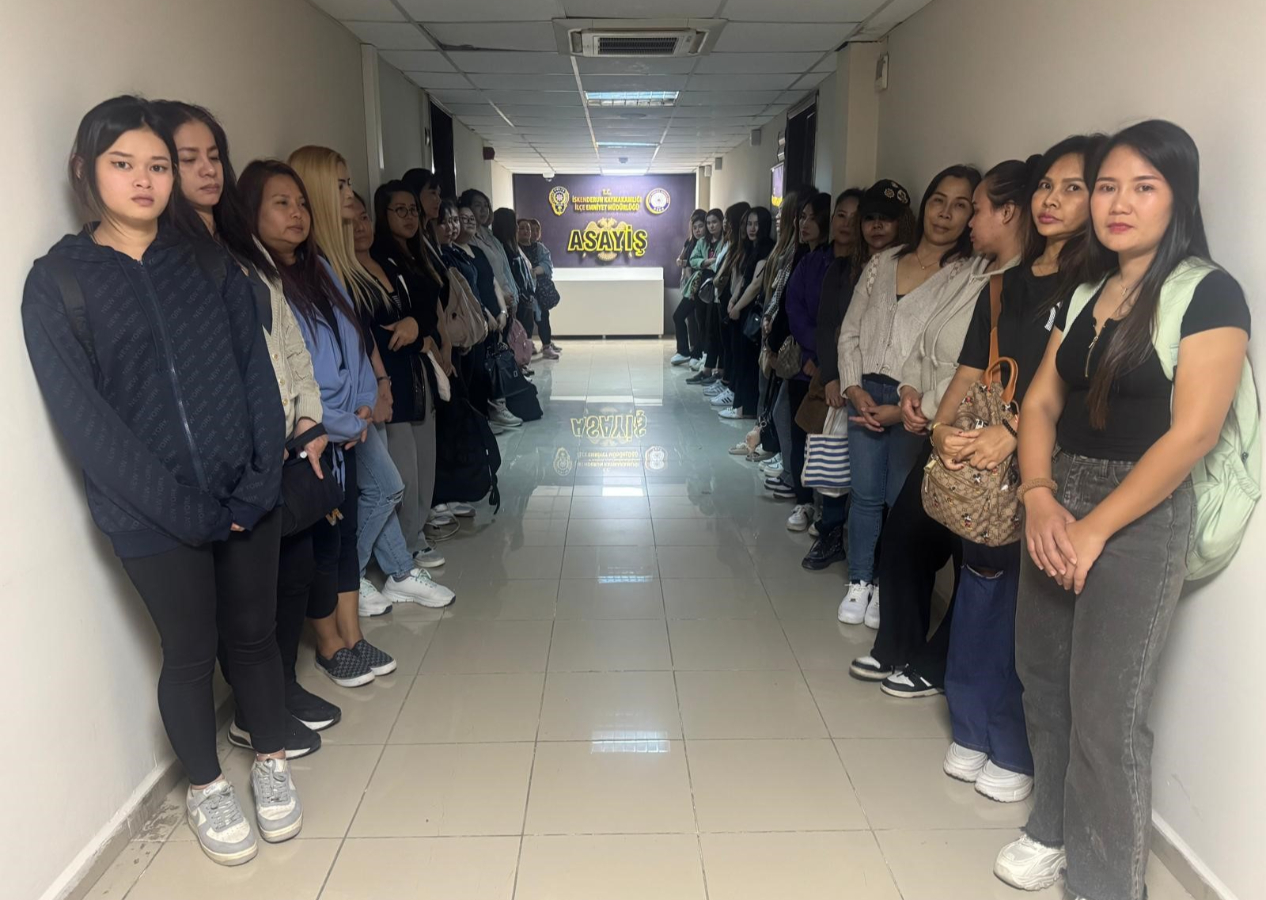 Masaj salonlarına kaçak masöz baskını: 36 yabancı uyruklu kadın yakalandı