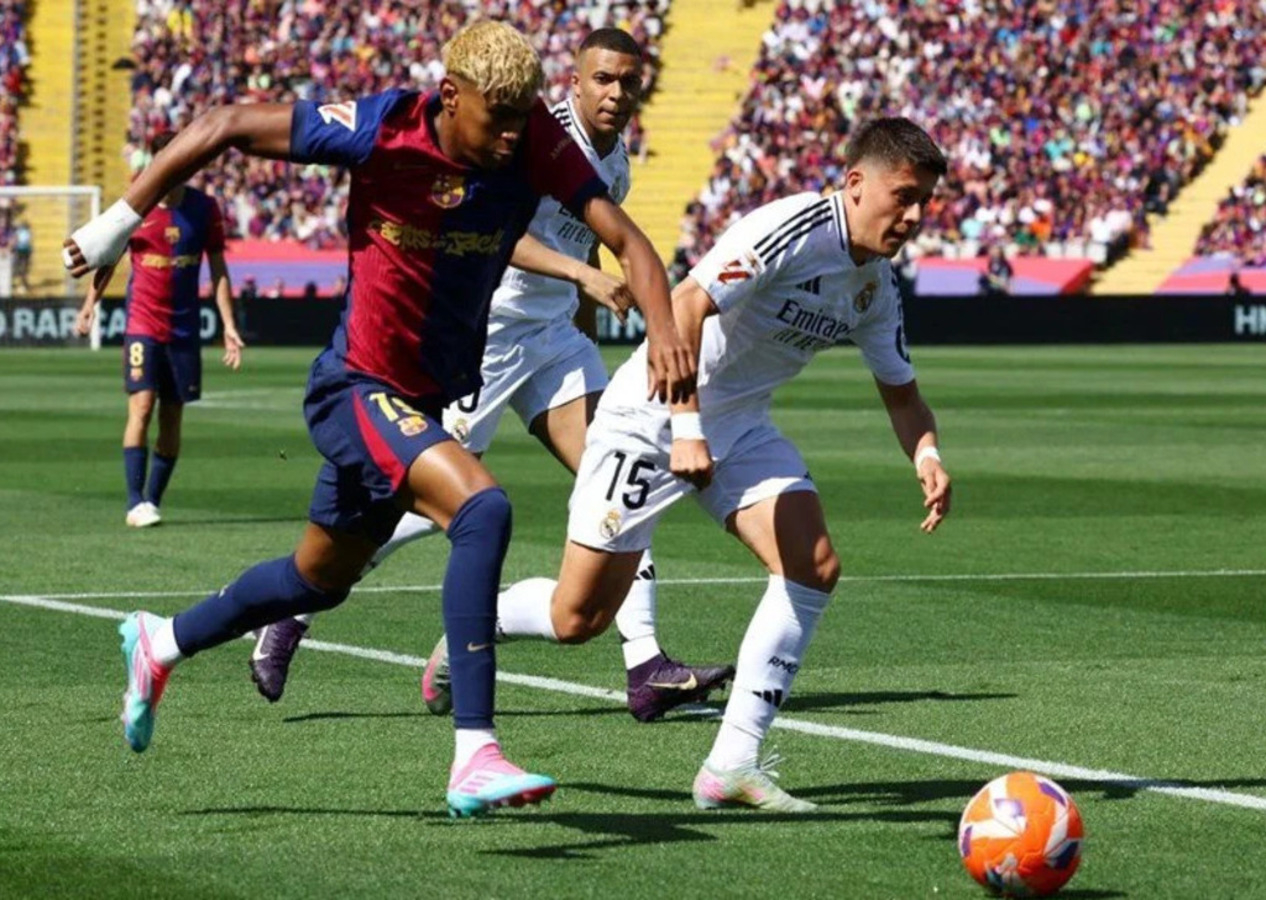 El Clasico nefesleri kesti, Barcelona Real Madrid'i 4 golle geçti (Barcelona 4 - 3 Real Madrid | Maçın özeti)