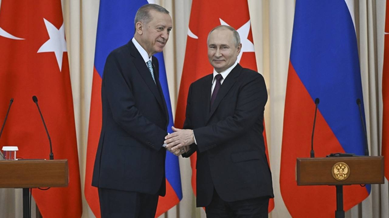 Cumhurbaşkanı Erdoğan, Putin ile telefonda görüştü! İstanbul'da Ukrayna-Rusya ateşkesi