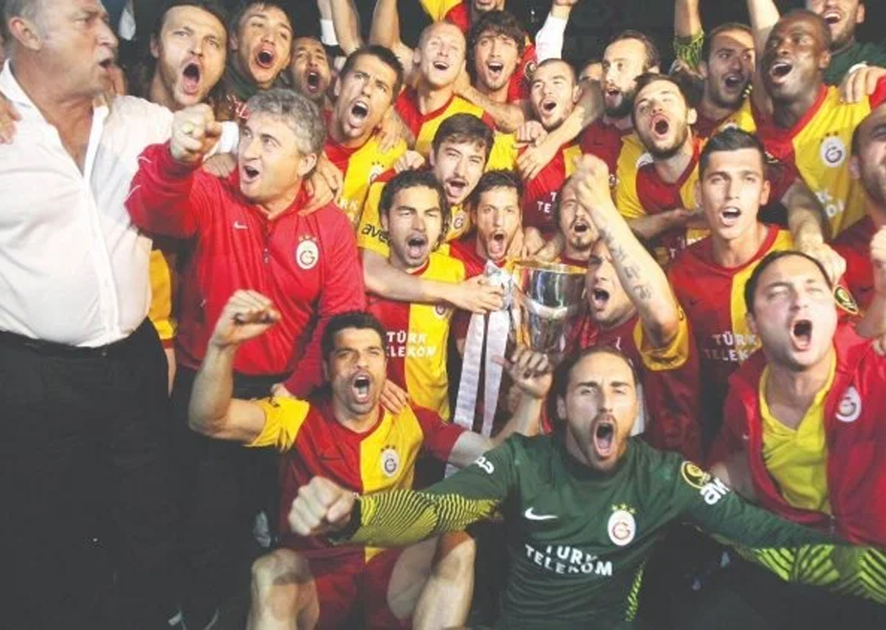 Galatasaray'dan Fenerbahçe'ye 12 Mayıs göndermesi