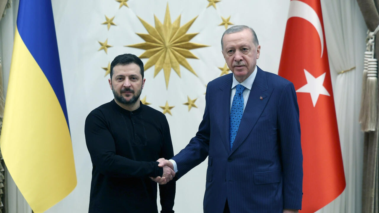 Tarihi buluşmaya günler kaldı! Zelenski'den Türkiye kararı: “Perşembe günü Putin’i İstanbul’da bekliyorum”