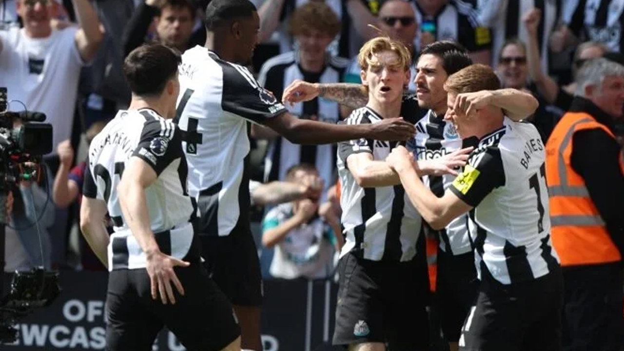 Newcastle United Chelsea'yi güle oynaya yendi