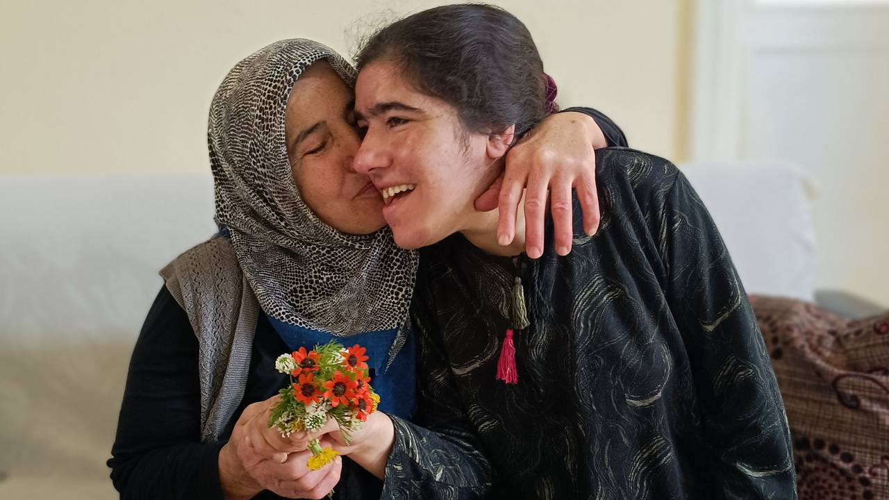Kayserili Fatma anne, ömrünü zihinsel engelli kızına adadı