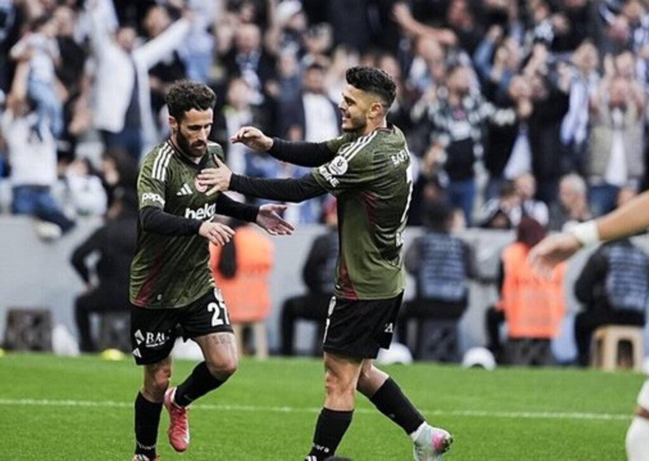 Beşiktaş farka gitti, üçüncülük yarışında avantajı eline geçirdi (Beşiktaş 4 - 1 Adana Demirspor | Maçın sonucu)