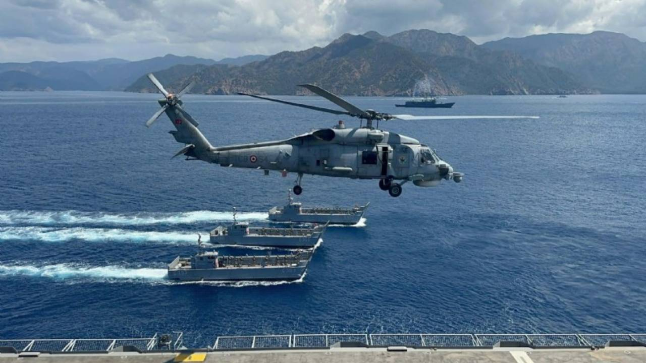 DENİZKURDU-2/2025 Tatbikatı: Askeri helikopter denize acil iniş yapmak zorunda kaldı