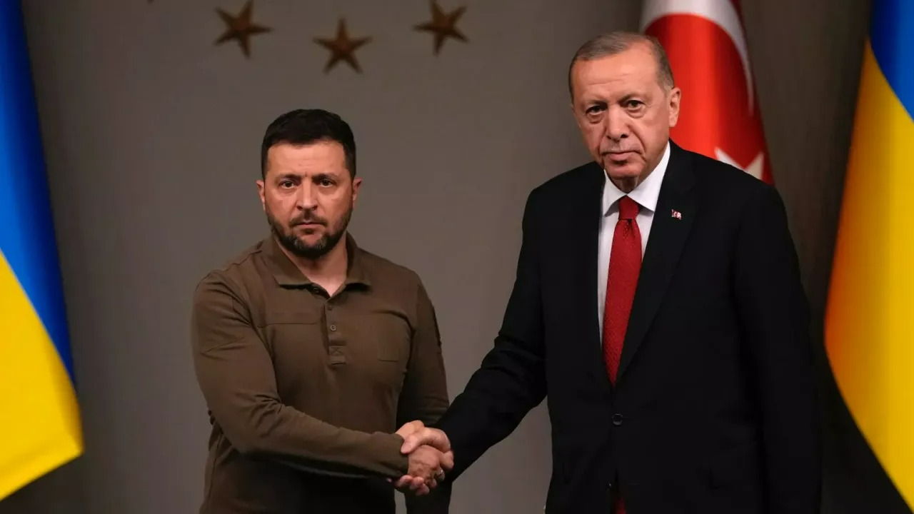 Zelenskiy perşembe günü Türkiye'ye geliyor, İstanbul için tek şartı Putin'in de gelmesi