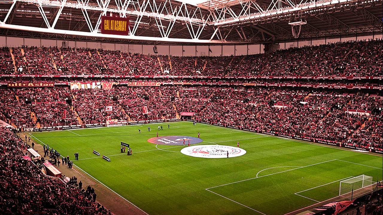 Galatasaray kombine ve loca satışından 2.3 milyar TL gelir elde etti