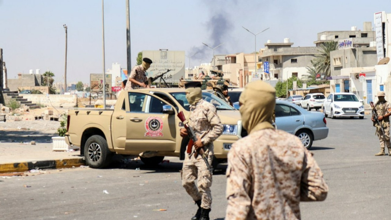 Libya'da kanlı gece! Trablus'ta sokaklar savaş alanına döndü! Vatandaşlara uyarı!