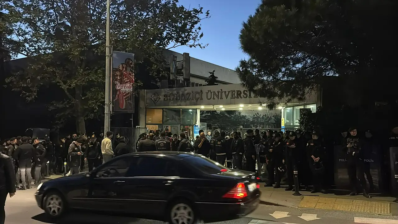 Provokasyona geçit yok! İstanbul Valiliği: Boğaziçi Üniversitesi'nde 97 gözaltı var 13 polis yaralı