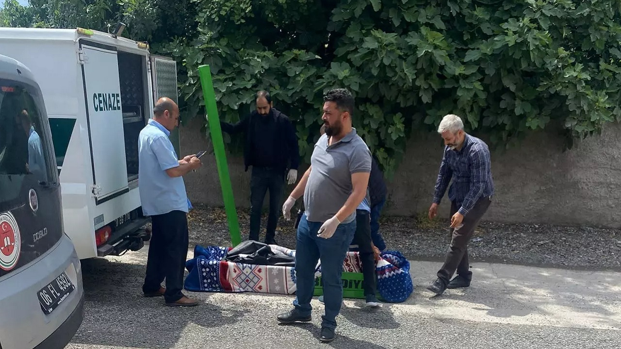 Osmaniye'de tüyler ürperten cinayet! Cani evlat tartıştığı annesini boğarak öldürdü!