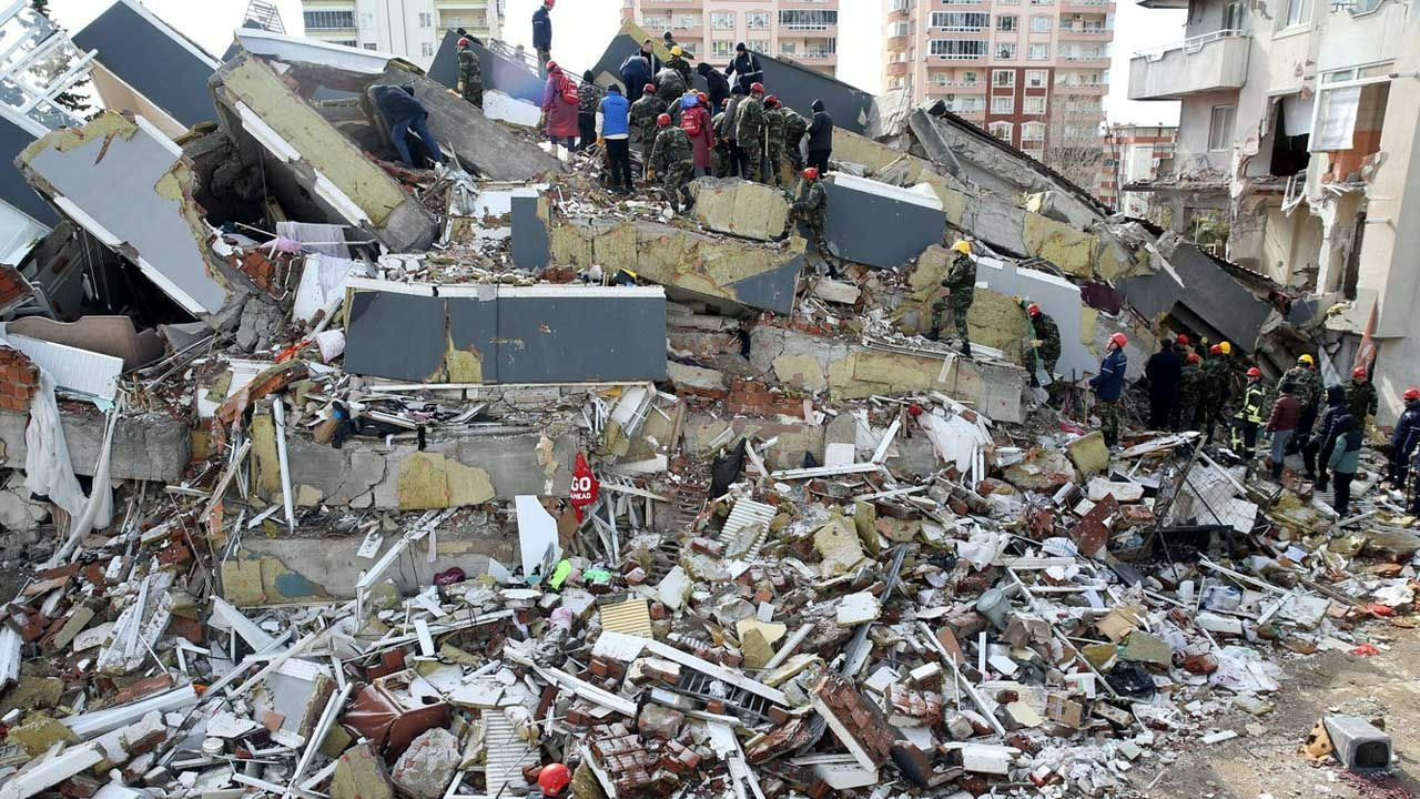 35 canın hesabı soruluyor! Ezgi Apartmanı davasında yeni gelişme: Tutuklu sanıktan rezil savunma!