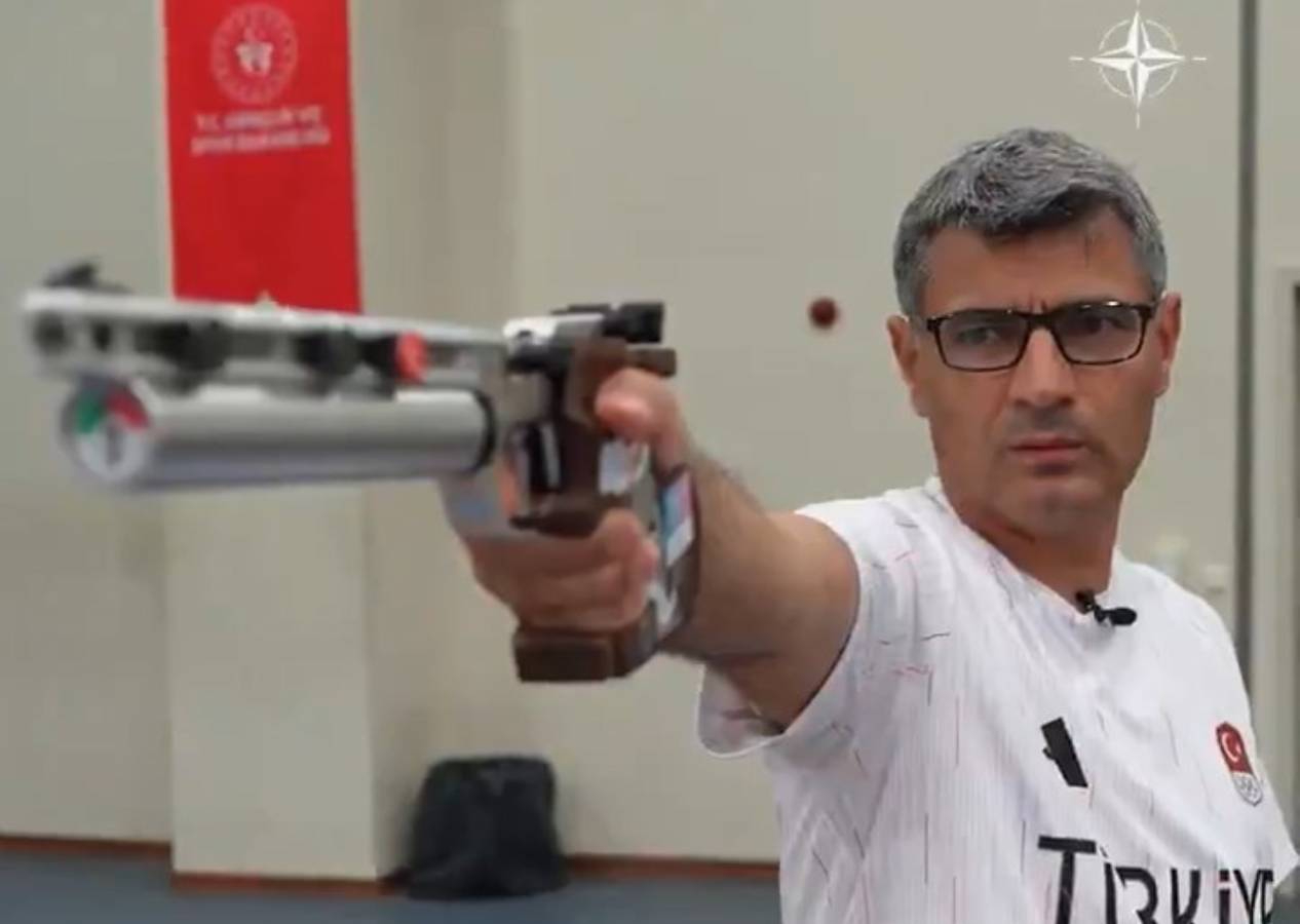 NATO'dan Yusuf Dikeç paylaşımı... Milli sporcu Dışişleri bakanlarına Antalya'yı gezdirecek