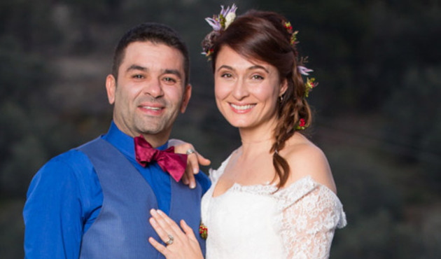 Ceyda Düvenci'ye havalimanında büyük şok..!!