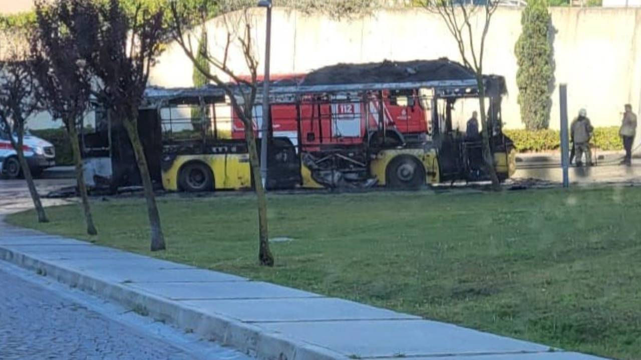 Başakşehir'de İETT otobüsü cayır cayır yandı! Araç kullanılamaz hale geldi