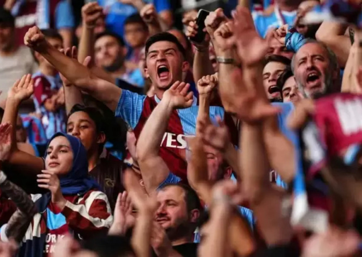 Trabzonspor taraftarından yönetime tepki: İstifa sesleri yükseldi!