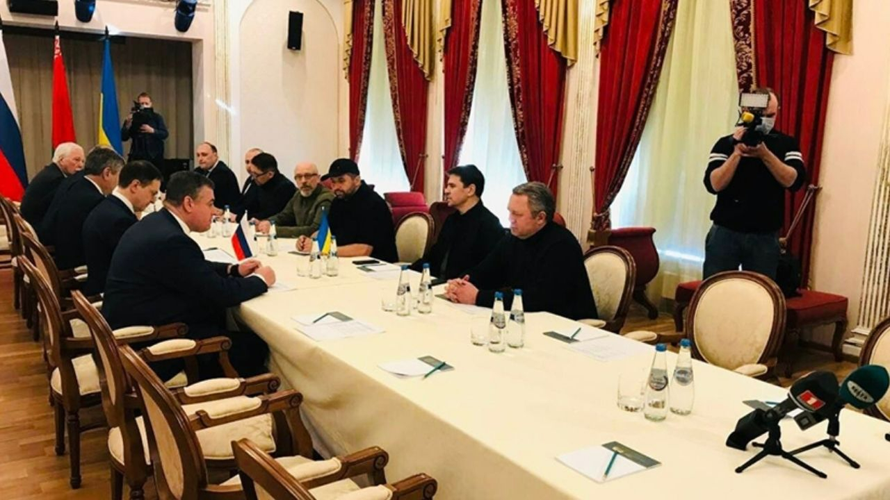 Barış için İstanbul! Saatler kaldı! ABD, Rusya ve Ukrayna heyetleri Türkiye öncülüğünde masaya oturuyor!