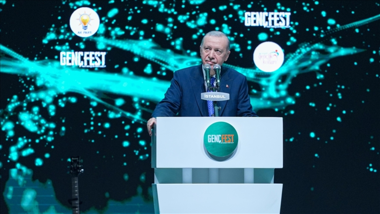 Cumhurbaşkanı Recep Tayyip Erdoğan GENÇFEST Programında konuştu: Terör örgütüne gidip 'yapmayın bırakmayın' diye yalvaracaklar