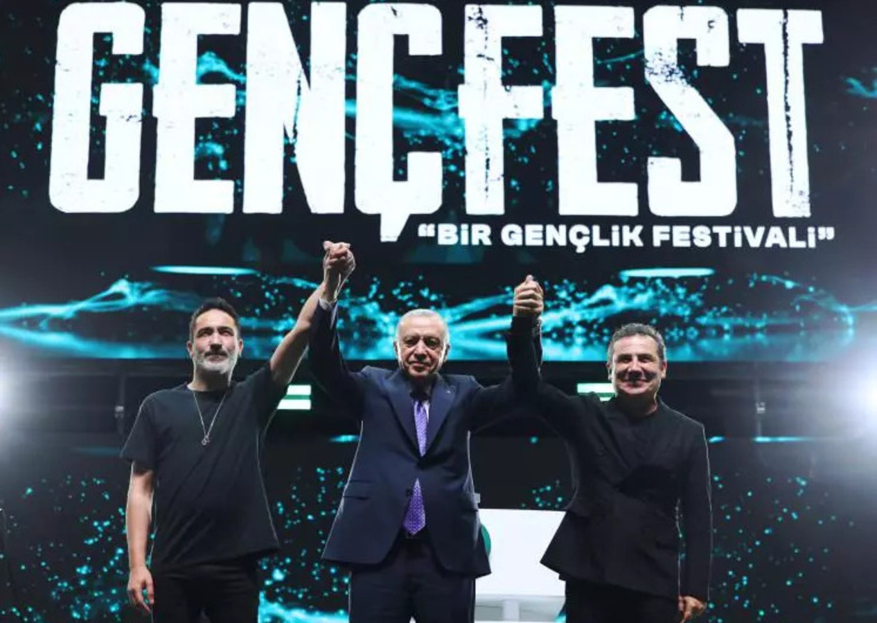 Cumhurbaşkanı Recep Tayyip Erdoğan, Ferhat Göçer ve Sagopa Kajmer... GENÇFEST'e damga vuran anlar!