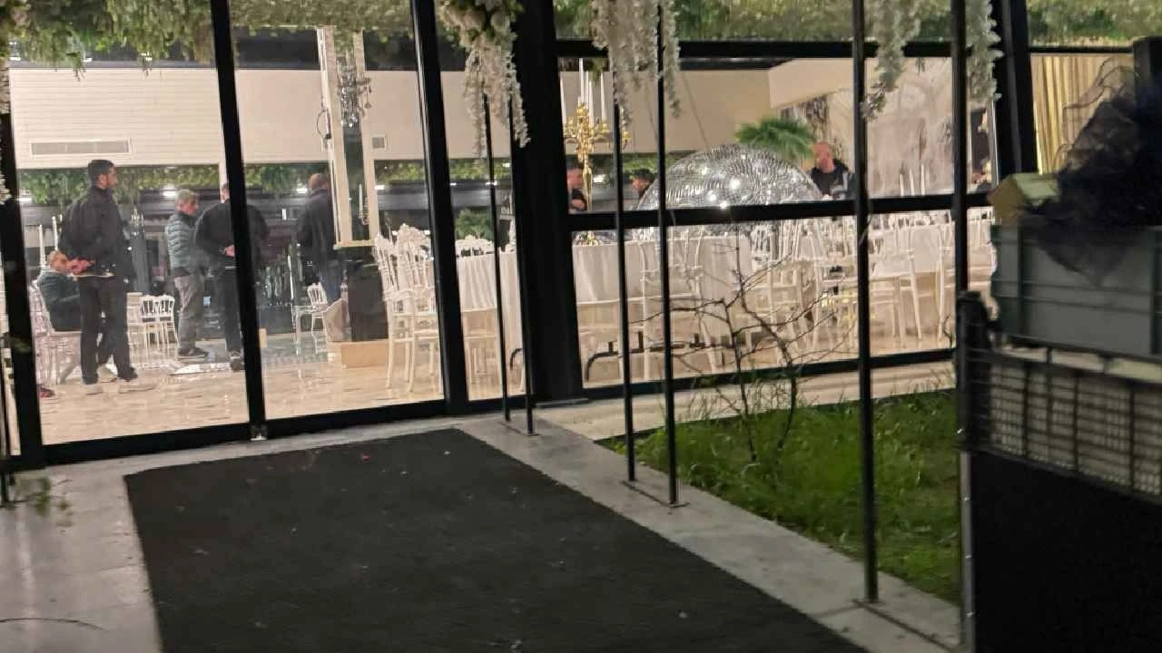 Kocaeli'de düğün salonunda disko topu düştü: 3 kişi yaralandı