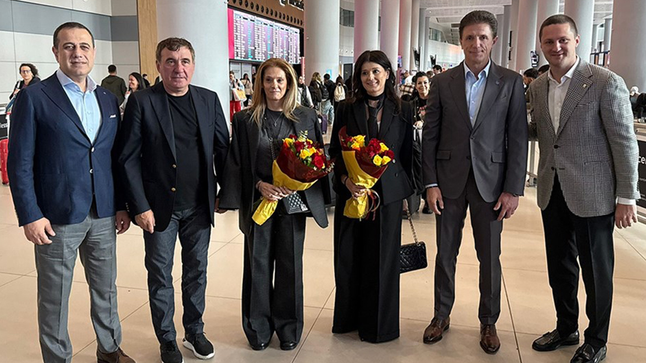 Hagi ve Popescu Galatasaray için İstanbul'da