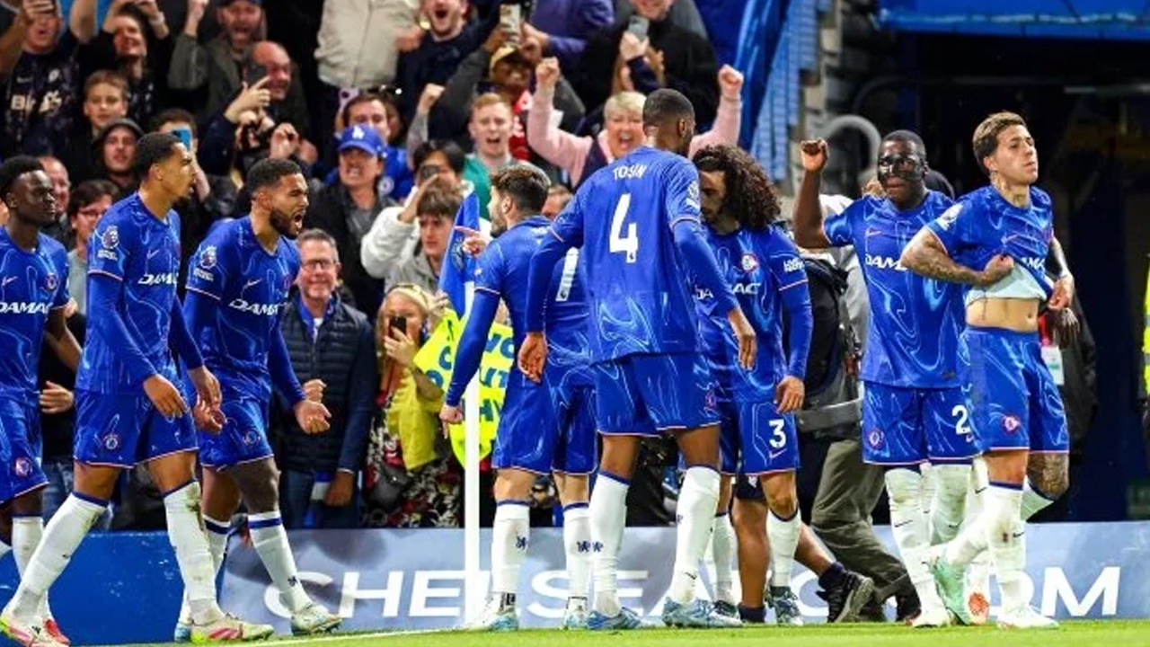 Manchester United'a bir darbe de Chelsea'den geldi