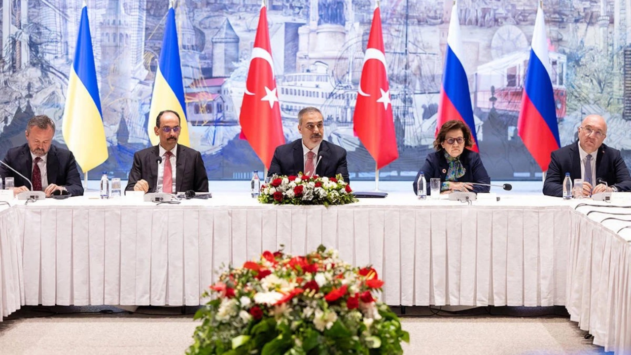 Ukrayna ve Rusya biner esir takası konusunda anlaştı! Rus heyeti, Putin-Zelenskiy görüşmesi talebini doğruladı
