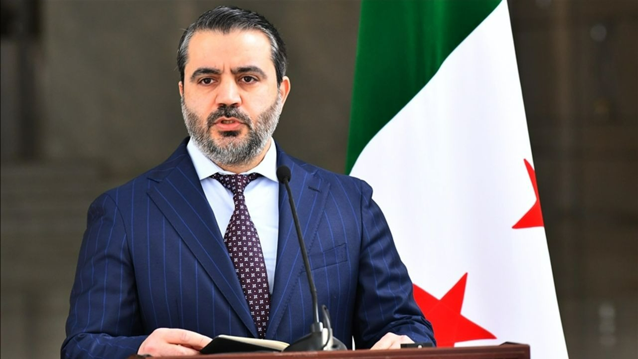 Suriye’den kritik açıklama! Yeni anayasa ve parlamento için geri sayım başladı
