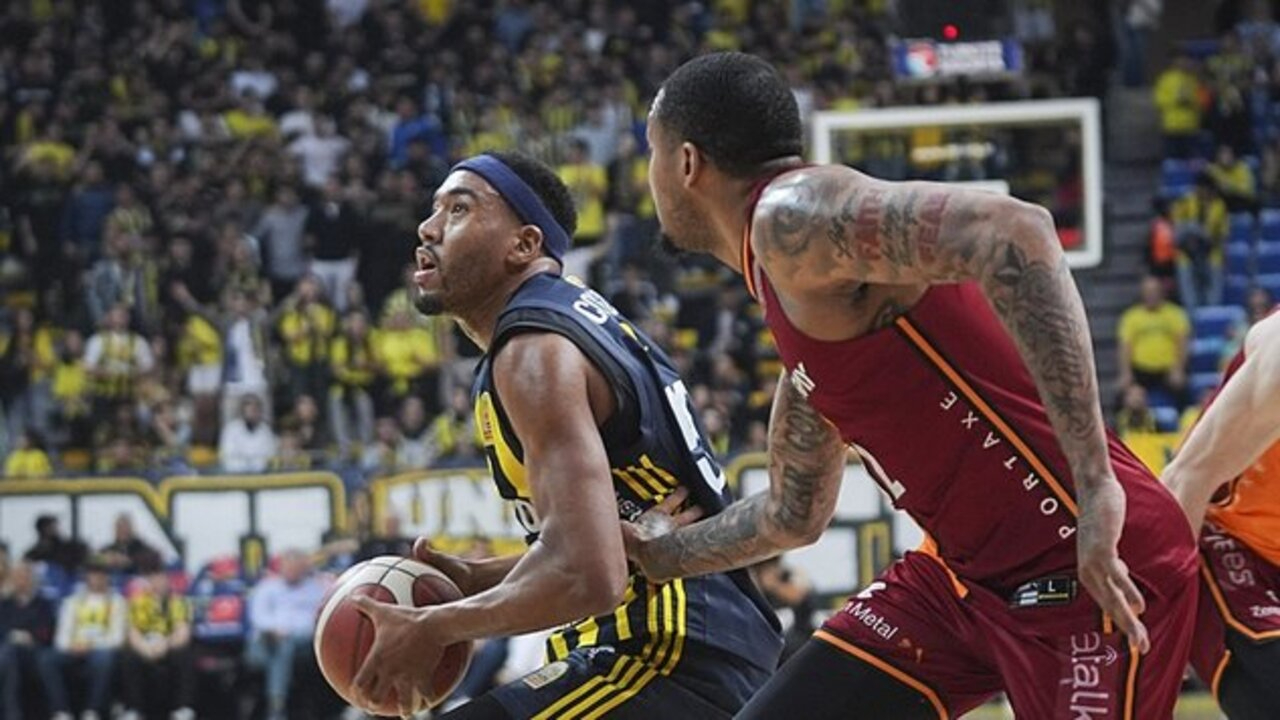 Fenerbahçe Beko Galatasaray'ı farklı geçti, sezonu lider bitirmeyi garantiledi (Fenerbahçe Beko 94 - 70 Galatasaray | Maçın özeti)