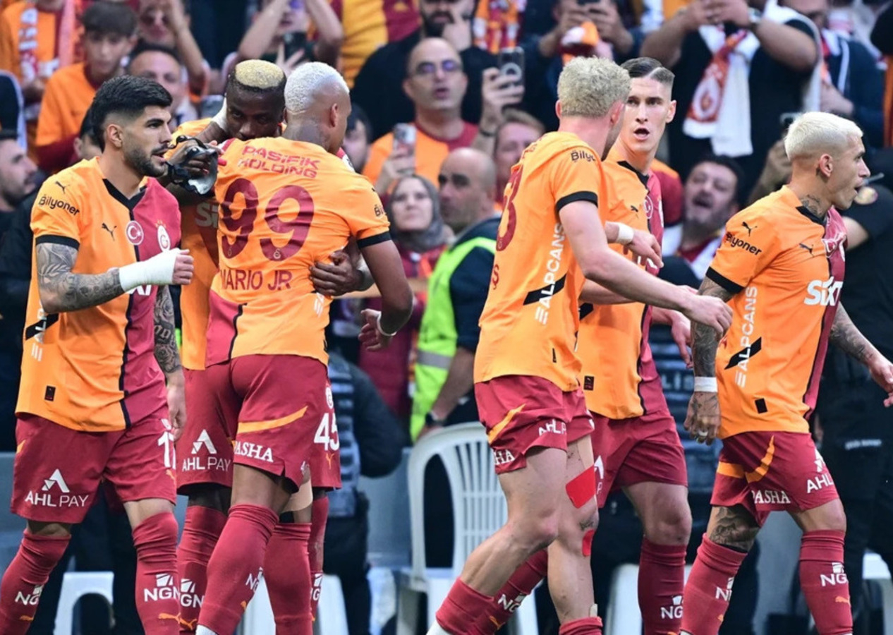 Galatasaray Süper Lig’de şampiyonluğu aldı, göğsüne 5. yıldızı taktı (Galatasaray 3 - 0 Kayserispor | Maçın özeti)