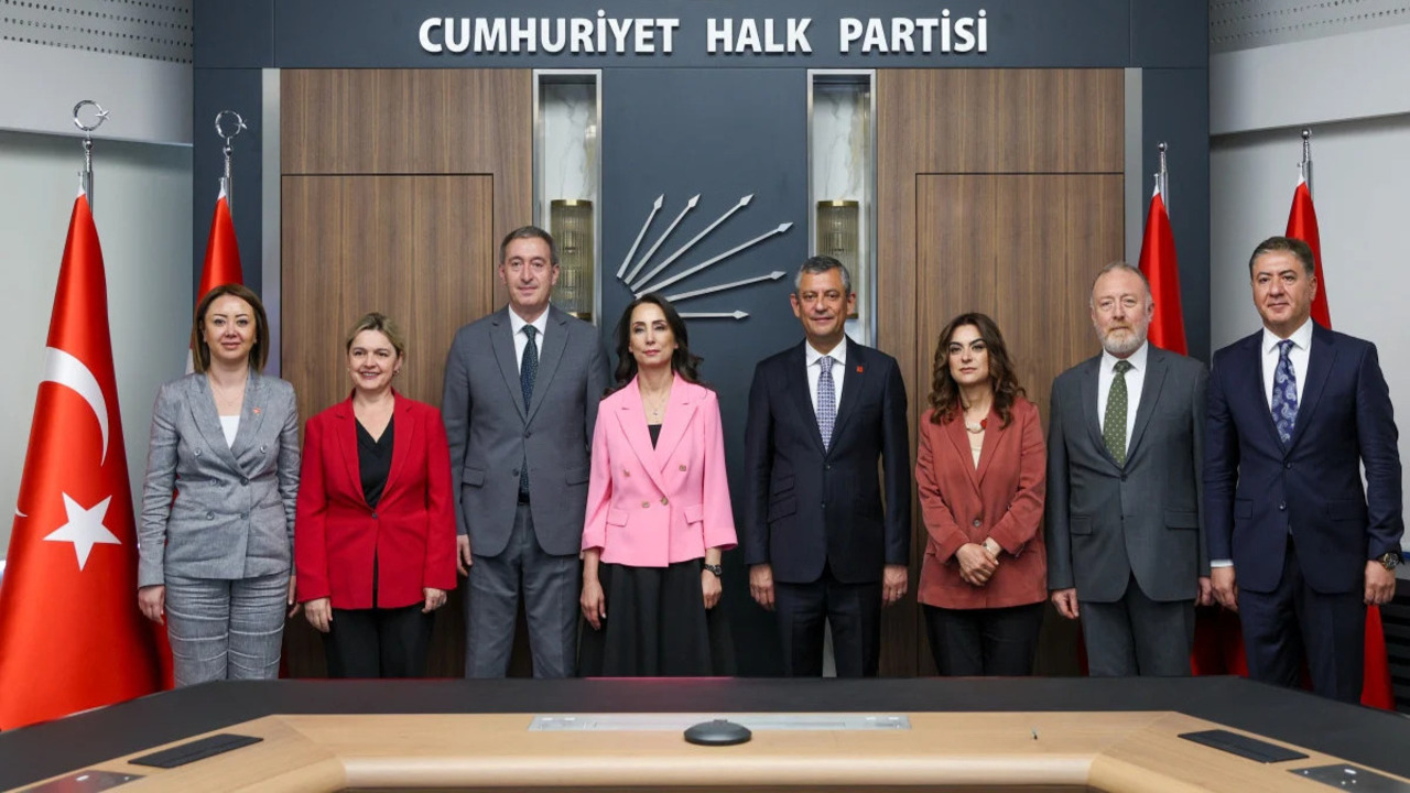 PKK'nın 'fesih' kararı sonrası DEM Parti'den CHP'ye ilk ziyaret!