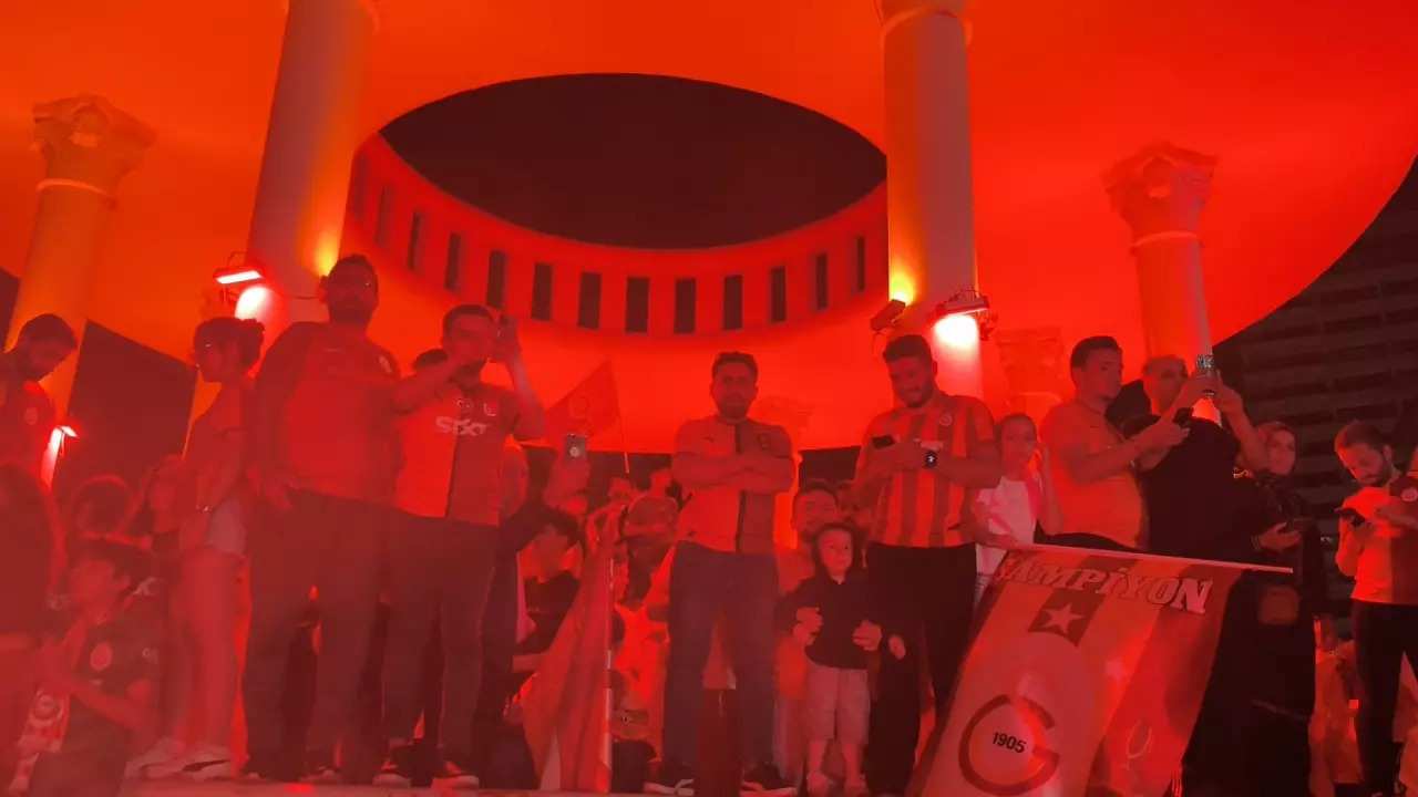 Galatasaray'dan son 48 saatte rekor satış: Mağazalar 'para basıyor'