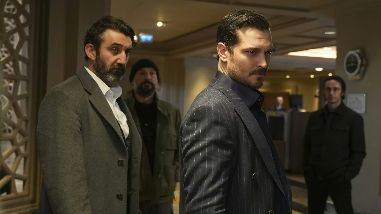 Çağatay Ulusoy ve Demet Özdemir'in yeni dizisi "Eşref Rüya" intihal iddiasıyla mahkemelik oldu!