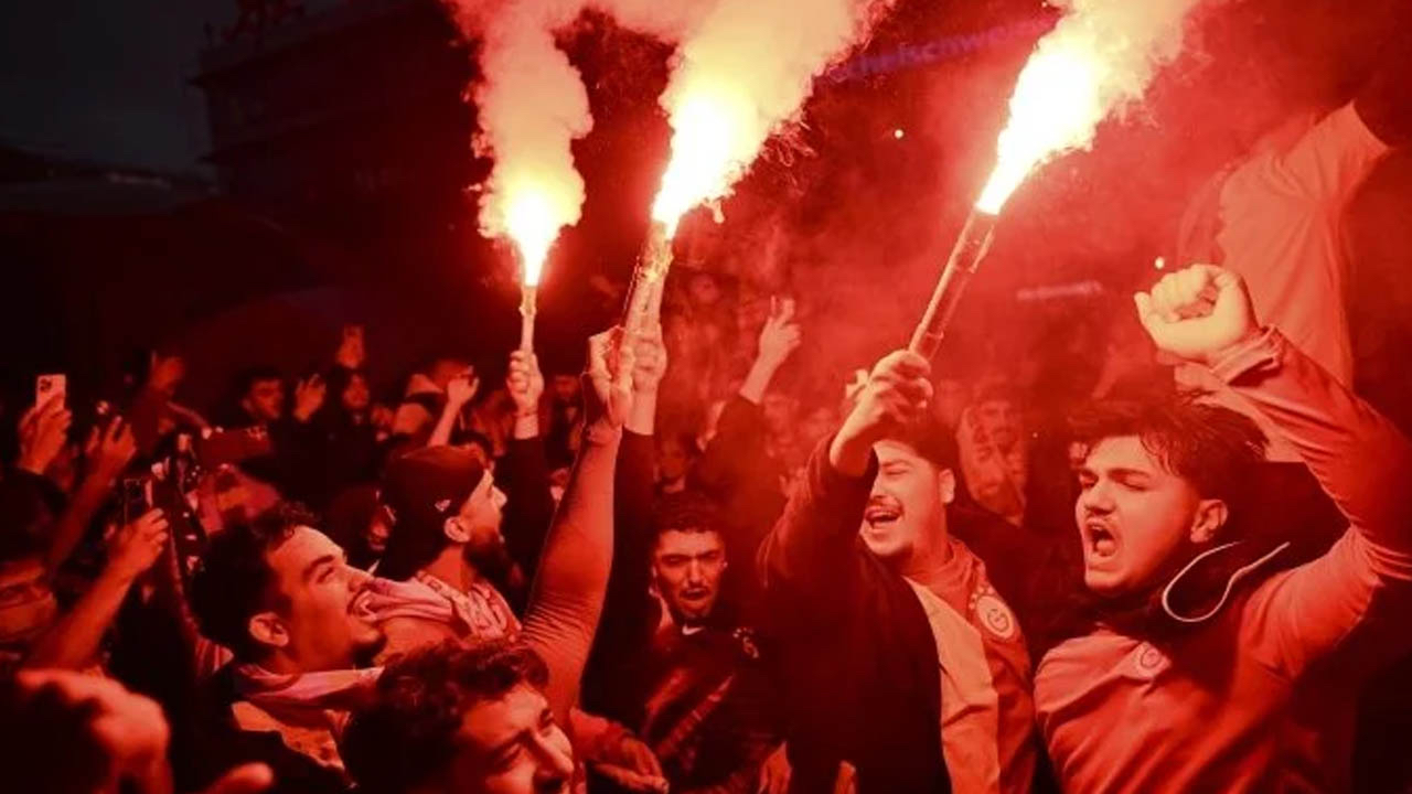 Galatasaray'ın şampiyonluğu Berlin'i karıştırdı! 33 polis yaralandı