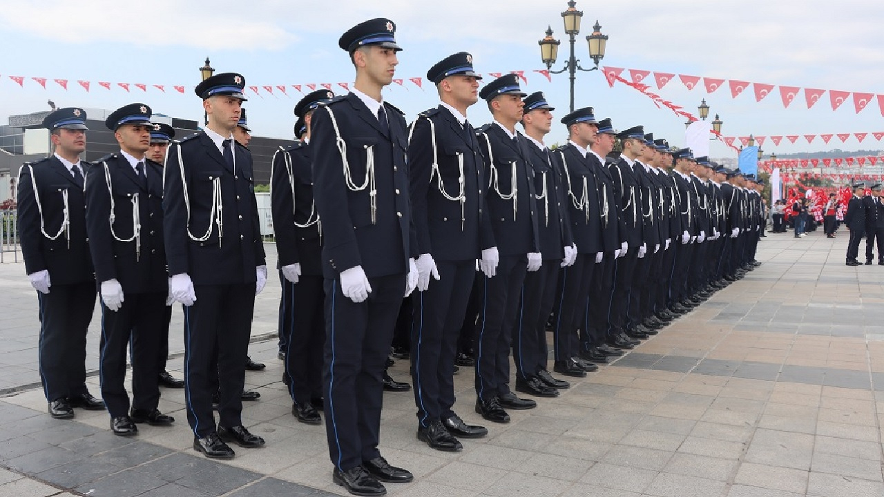 Samsun'da polis okulu öğrencileri 19 Mayıs'a özel koreografi içeren klip çekti